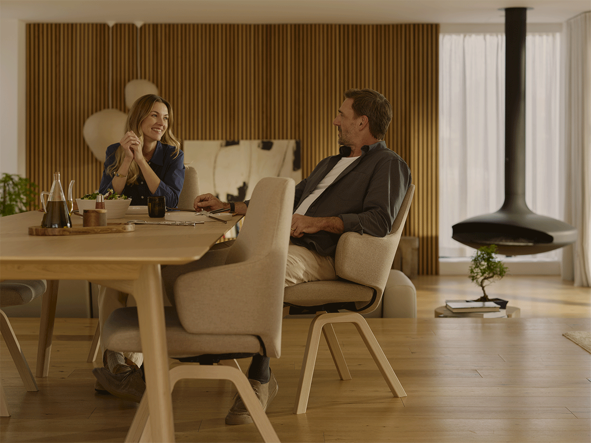 Stressless® Laurel D200 Low Back with Arms / Calido Light Beige / Oak