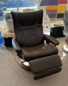 Stressless Wing Classic Power Chair Large Size Paloma Chestnut Leather Walnut Wood W 33.5 x D 30.3-51.6 x H 40.2