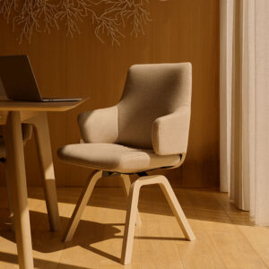 Stressless® Laurel D200 Low Back with Arms / Calido Light Beige / Oak